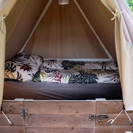 Glamping S Piknikem U Koni Lüks kamp alanı