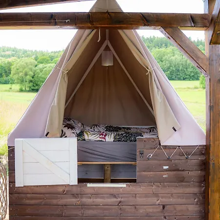 Glamping S Piknikem U Koni Sobotín
