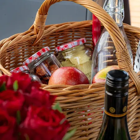 Glamping S Piknikem U Koni Sobotín