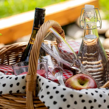 Glamping S Piknikem U Koni Lüks kamp alanı Sobotín