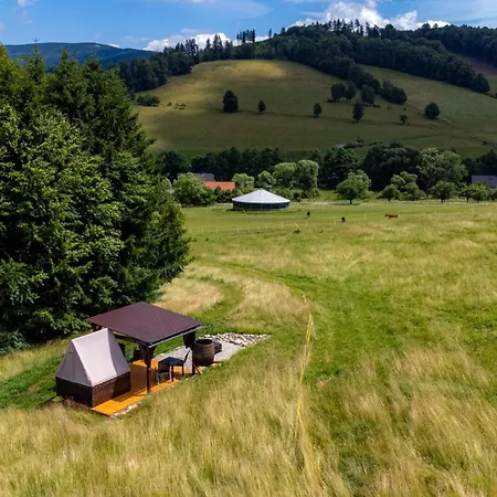 Glamping S Piknikem U Koni Sobotín