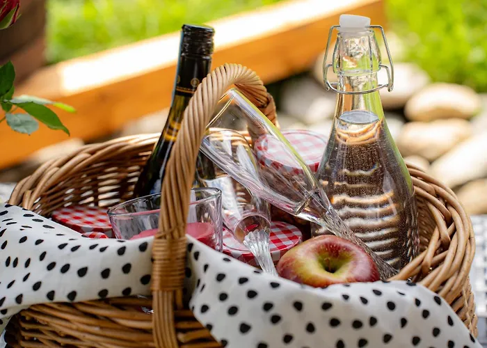 Glamping S Piknikem U Koni Glamping Sobotín
